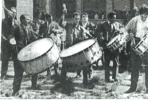 La cuadrilla de Tomás Gastón en el concurso de Tambores de Híjar año 1967