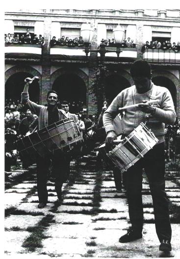 La cuadrilla de Tomás Gastón en el concurso de Tambores de Híjar año 1974